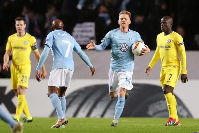 正式宣布与 正式宣布与