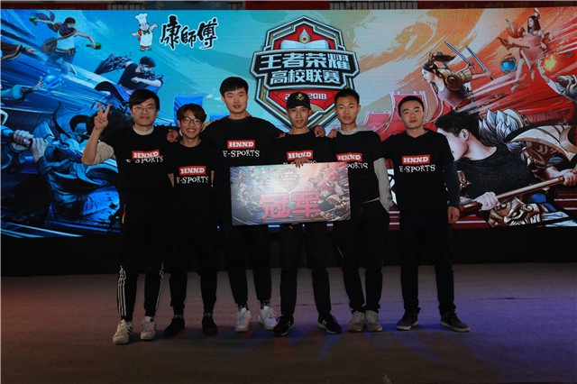 姆和底特律 姆和底特律