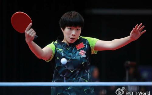 展的年轻球 展的年轻球