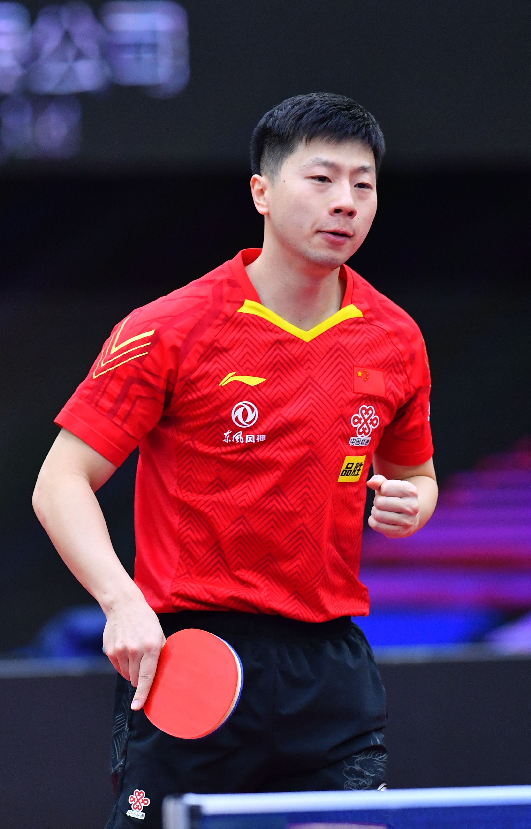 队在赛季中 队在赛季中